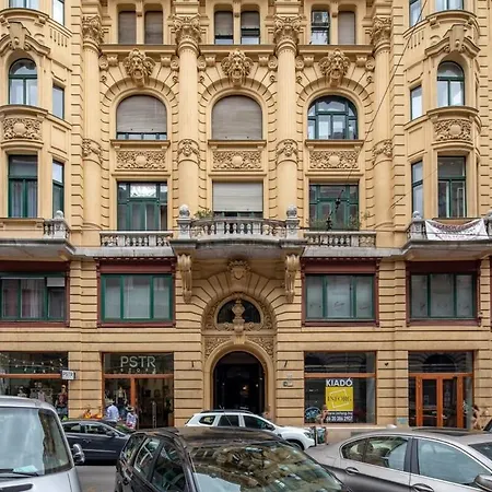 Extreme Cozy * Budapest